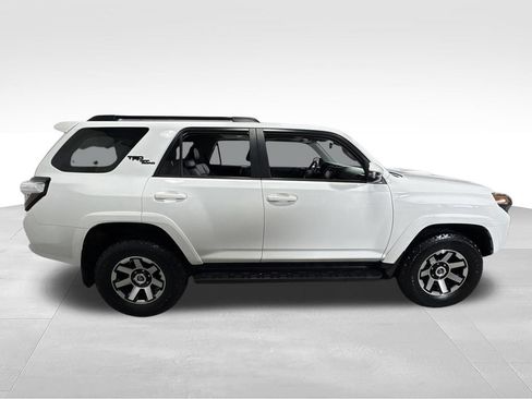 Used 2022 Toyota 4Runner TRD Off-Road Premium AWD/4WD image 11