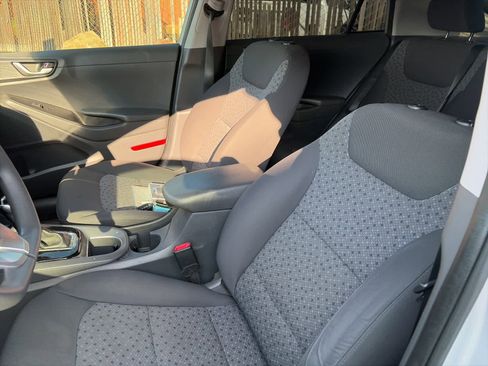 Used 2018 Hyundai Ioniq Blue image 26