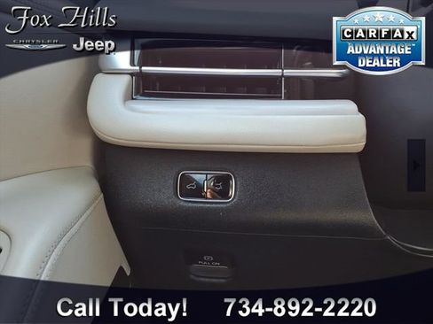Used 2025 Lincoln Navigator L Reserve AWD/4WD image 19