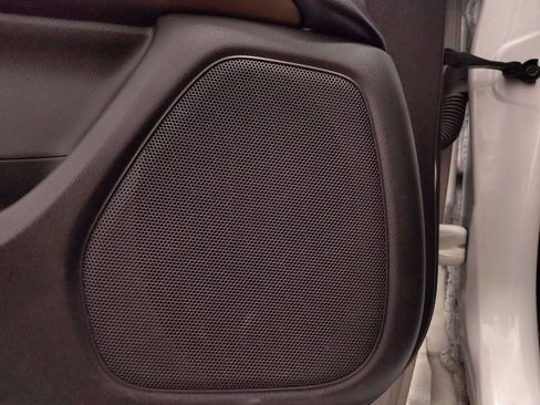 Used 2017 INFINITI QX60 Luxe w/ Premium Plus Package image 19