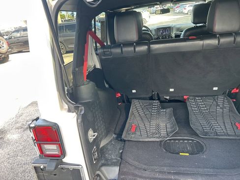 Used 2018 Jeep Wrangler Unlimited Rubicon image 29