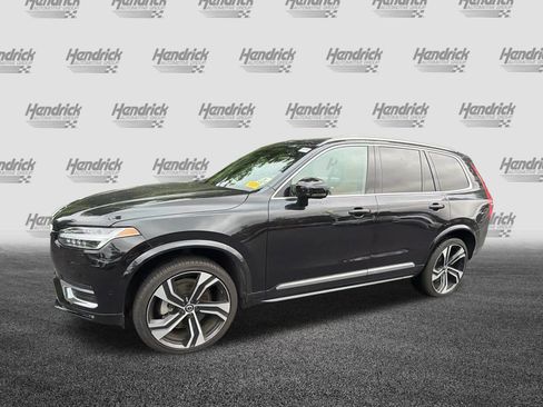 Used 2025 Volvo XC90 B5 Ultra AWD/4WD image 9