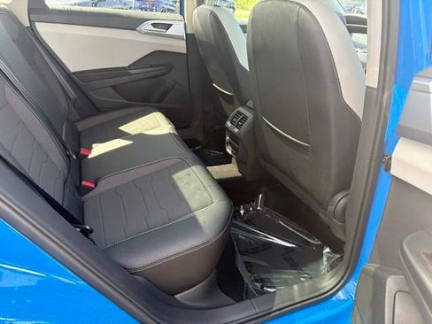 New 2026 Volkswagen Taos SE AWD/4WD image 24