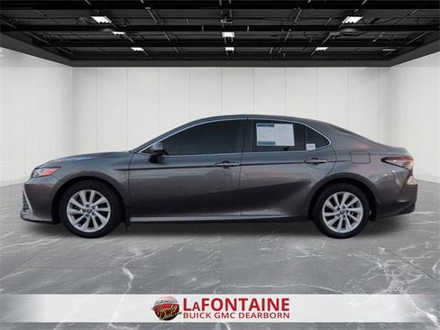 Used 2023 Toyota Camry LE image 5