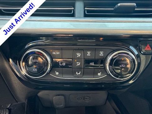 Used 2025 Chevrolet Trax LT w/ Driver Confidence Package FWD image 11
