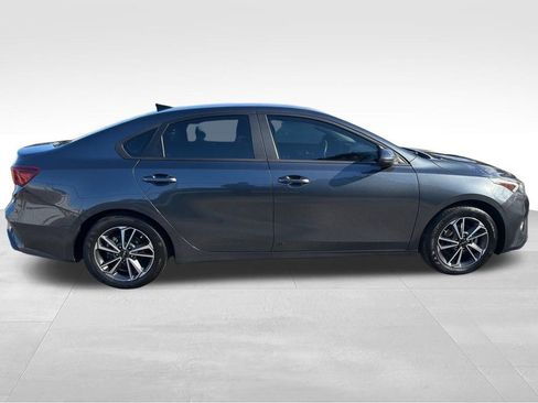 Used 2023 Kia Forte LXS image 7
