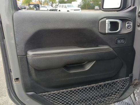 Used 2020 Jeep Wrangler Unlimited Sahara image 19