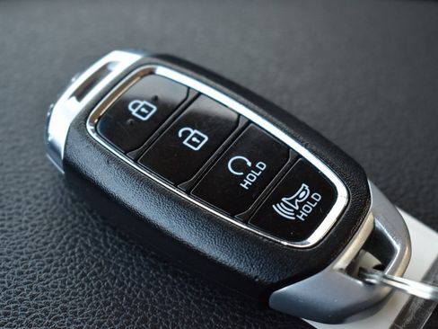 Used 2022 Hyundai Kona Limited image 13