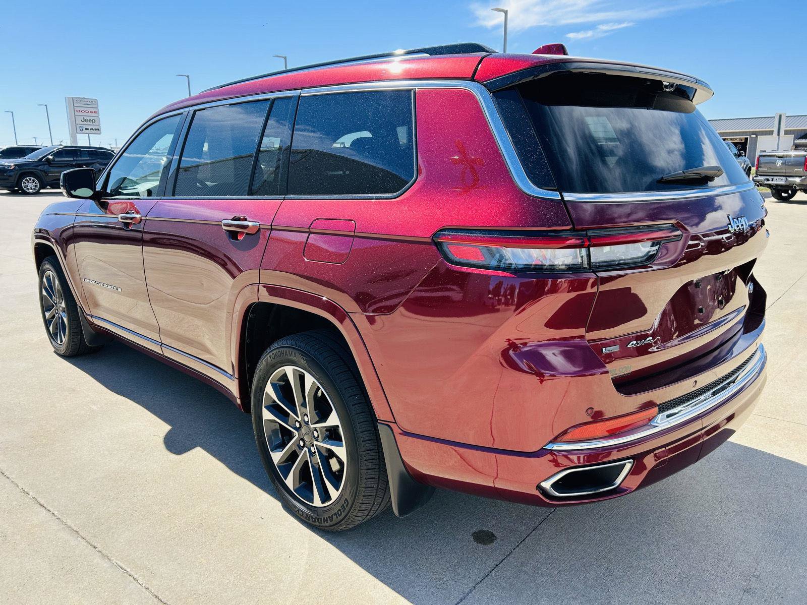 Used 2021 Jeep Grand Cherokee L Overland w/ Advanced Protech Group III AWD/4WD image 46