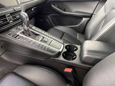 Certified 2020 Porsche Macan GTS AWD/4WD image 32