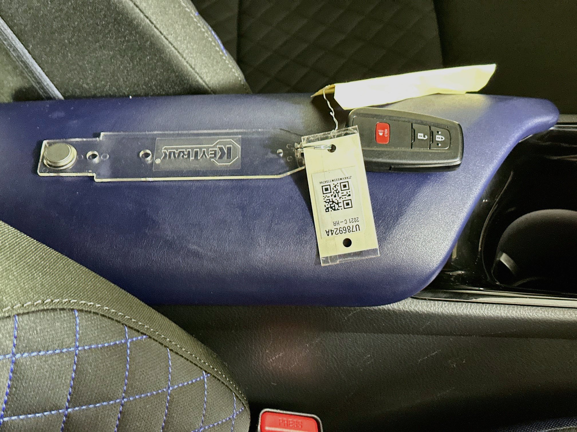 Used 2021 Toyota C-HR XLE FWD image 33