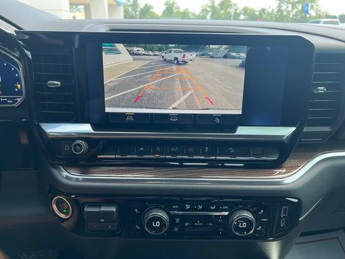 Used 2022 Chevrolet Silverado 1500 LT Trail Boss w/ Convenience Package II AWD/4WD image 14