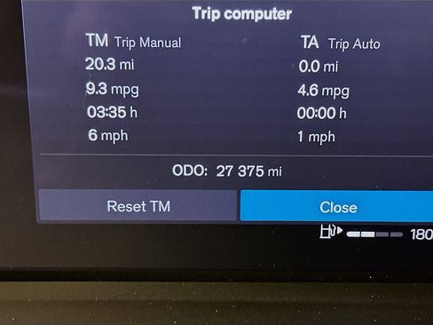 Used 2024 Volvo XC40 B5 Plus image 19