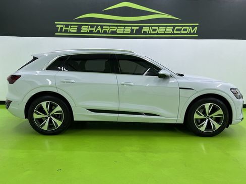Used 2024 Audi Q8 e-tron Premium Plus w/ Premium Plus Package AWD/4WD image 11