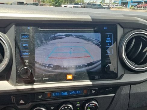 Used 2019 Toyota Tacoma TRD Sport w/ TRD Premium Sport Package AWD/4WD image 21
