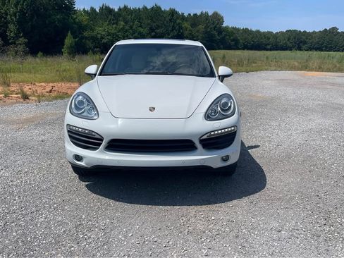 Used 2012 Porsche Cayenne S image 3