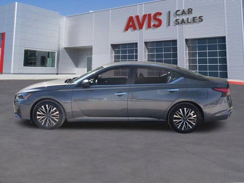 Used 2025 Nissan Altima 2.5 SV FWD image 10