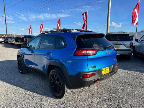 Used 2018 Jeep Cherokee Trailhawk w/ Comfort/Convenience Group image 19