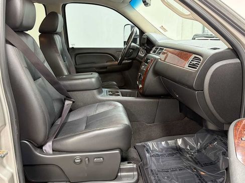 Used 2009 Chevrolet Silverado 3500 LTZ w/ Suspension Package, Off-Road AWD/4WD image 28