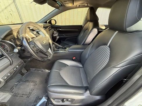 Used 2020 Toyota Camry SE image 18