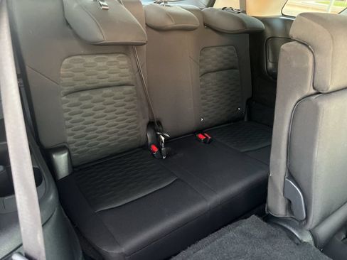 Used 2025 Nissan Pathfinder SV AWD/4WD image 37