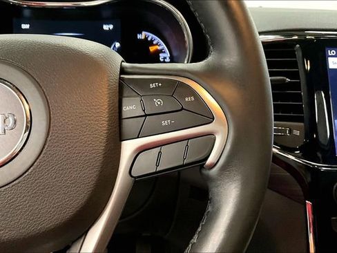 Used 2020 Jeep Grand Cherokee Altitude AWD/4WD image 28