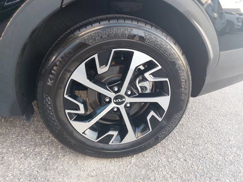 Used 2024 Kia Sportage EX FWD image 32