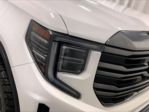 Used 2024 GMC Sierra 1500 AT4 w/ Technology Package image 31