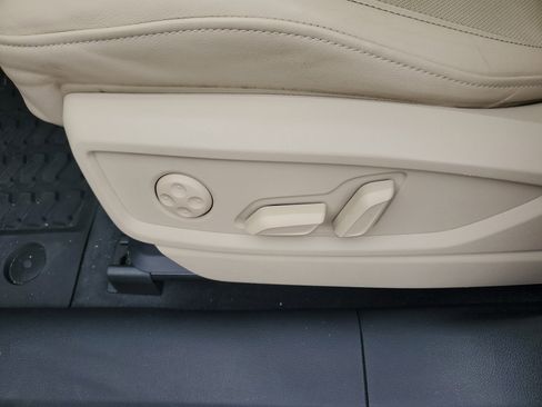 Used 2022 Audi Q5 e Premium Plus image 15