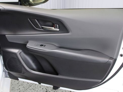 Used 2024 Toyota Prius XLE FWD image 39