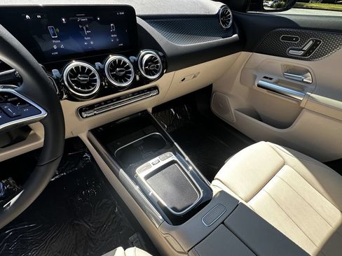Certified 2026 Mercedes-Benz GLA 250 4MATIC w/ Midnight Edition image 31