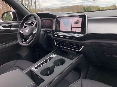 New 2026 Volkswagen Atlas Cross Sport SE AWD/4WD image 16