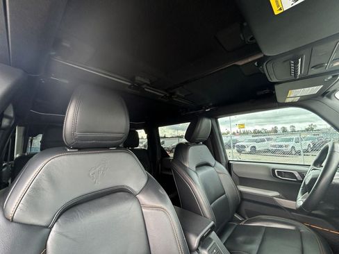 Used 2023 Ford Bronco Badlands w/ Sasquatch Package AWD/4WD image 27