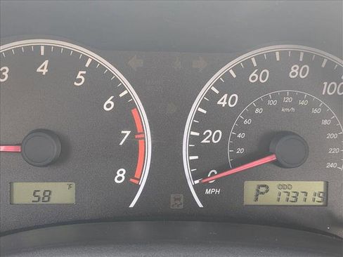 Used 2013 Toyota Corolla LE image 11