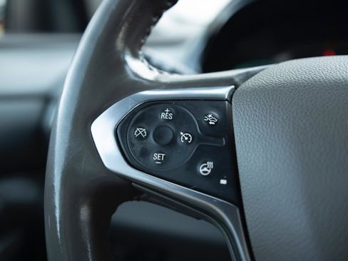 Used 2020 Chevrolet Traverse LT w/ Driver Confidence II Package image 6