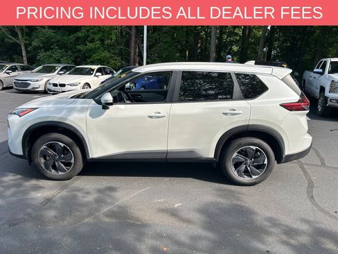 Used 2025 Nissan Rogue SV AWD/4WD image 5