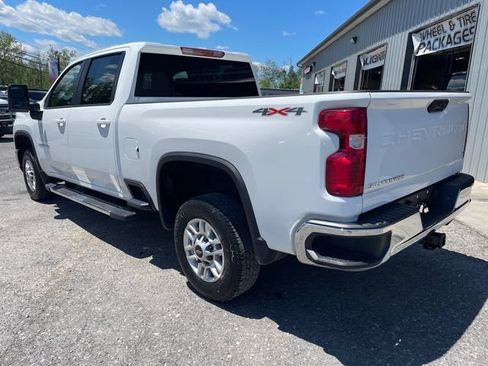 Used 2025 Chevrolet Silverado 2500 LT w/ Convenience Package AWD/4WD image 5