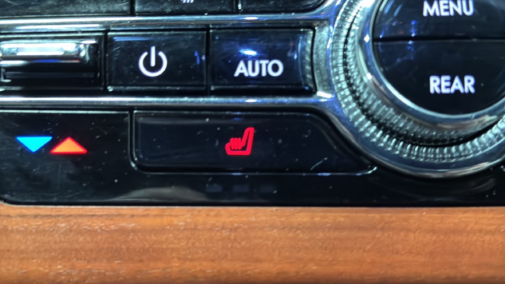 Used 2022 Lincoln Aviator Grand Touring AWD/4WD image 35