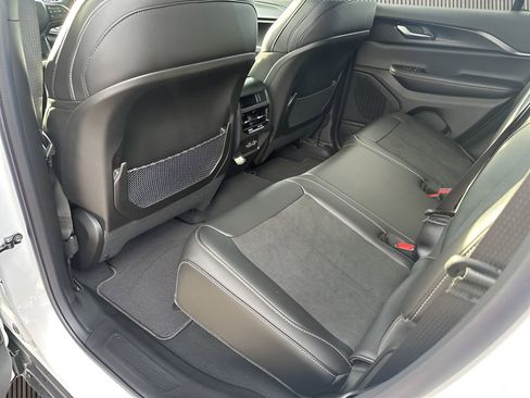 New 2025 Jeep Grand Cherokee Altitude image 20