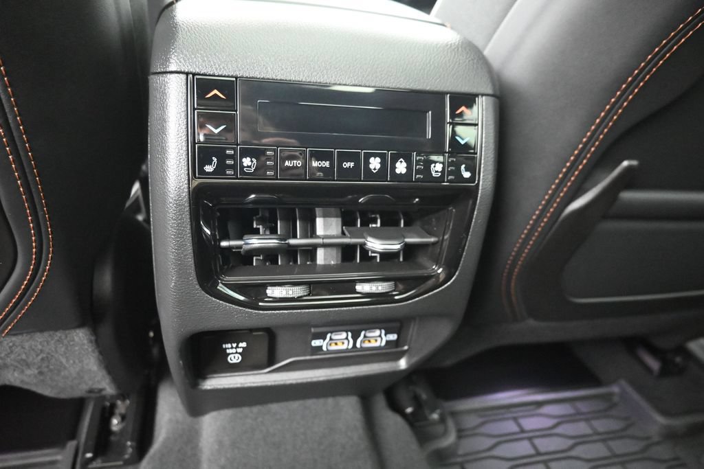 Used 2024 Jeep Grand Cherokee L Summit AWD/4WD image 31