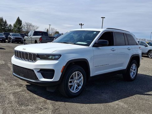 New 2026 Jeep Grand Cherokee Laredo X AWD/4WD image 4