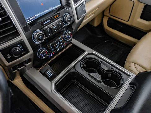 Used 2019 Ford F250 Lariat w/ Lariat Ultimate Package AWD/4WD image 24