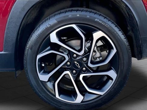 Used 2024 Chevrolet Trax RS w/ Sunroof Package FWD image 11