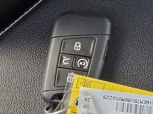 Certified 2024 Volkswagen Jetta SE image 22