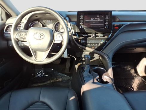 Used 2024 Toyota Camry SE image 13