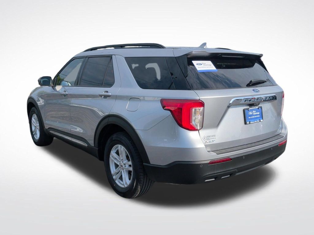 Used 2020 Ford Explorer XLT w/ Comfort Package AWD/4WD image 5