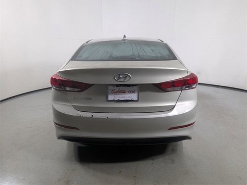 Used 2017 Hyundai Elantra SE image 6