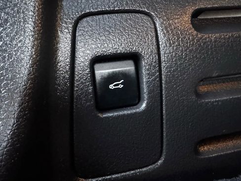 Used 2013 Ford Edge SEL image 22