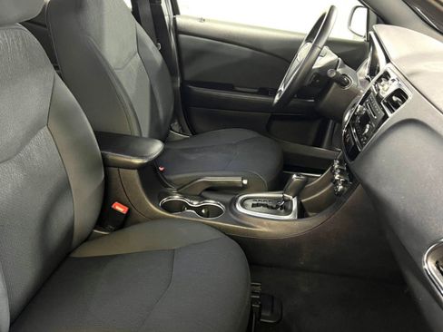 Used 2012 Chrysler 200 Touring image 8