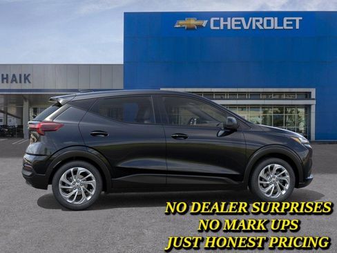 New 2027 Chevrolet Bolt LT w/ Comfort Package FWD image 5